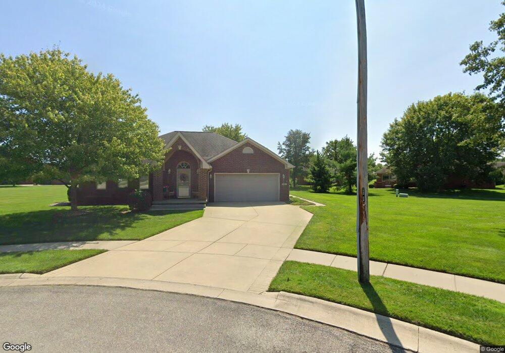 3161 Potomac Ct, Columbus, IN 47203 - photo 1