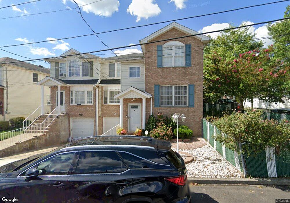 50 Railroad Ave, Staten Island, NY 10305 - photo 1