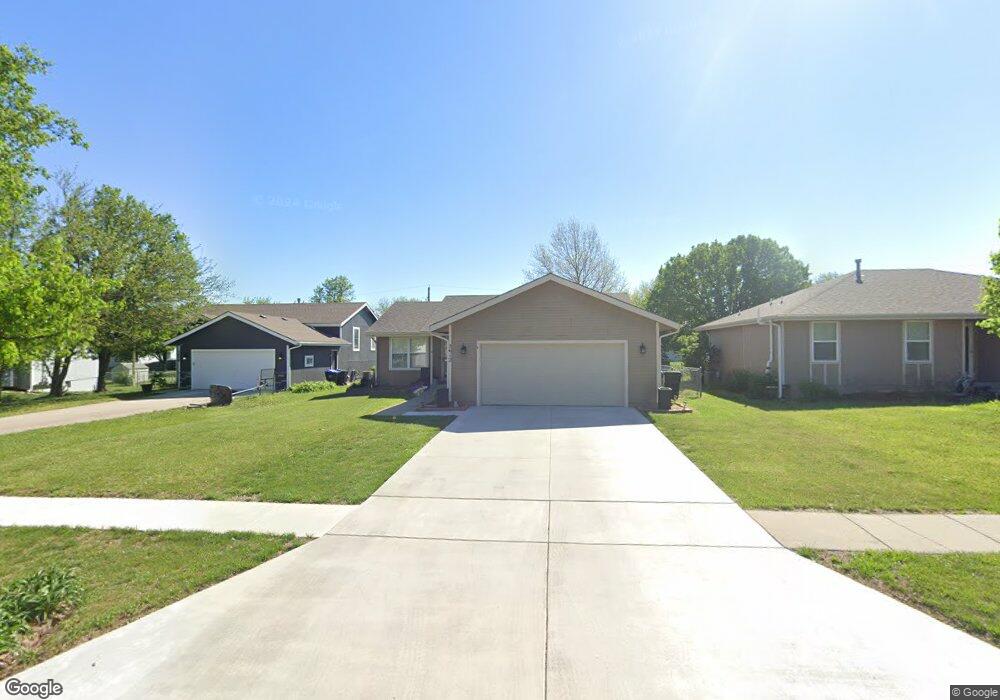 2612 SW Bingham Ct, Topeka, KS 66614 - photo 1