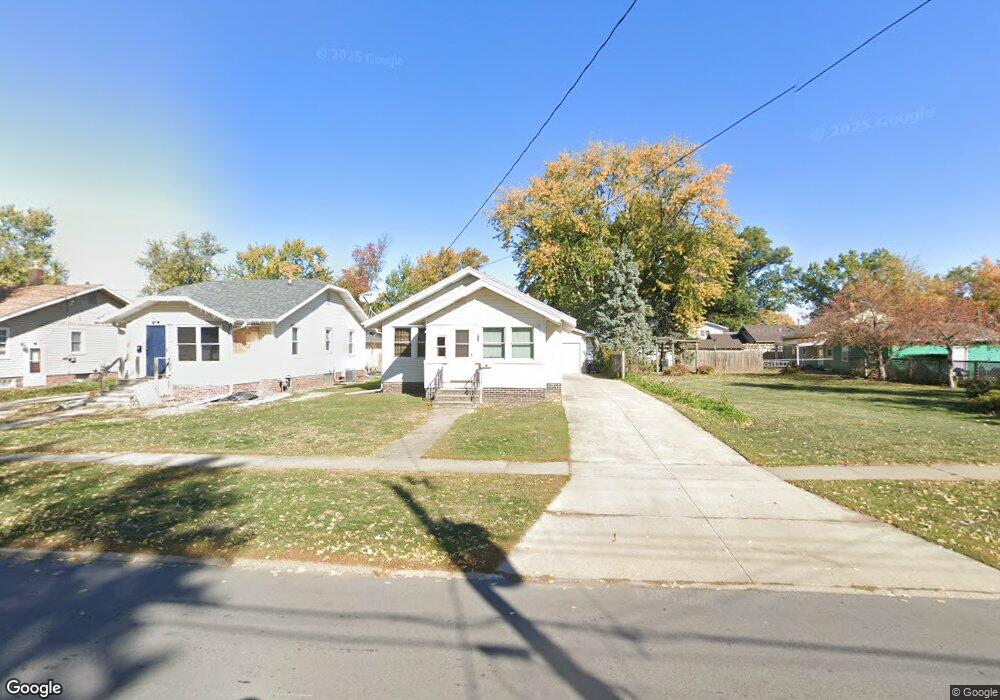 910 S 5th Ave E, Newton, IA 50208 - photo 1