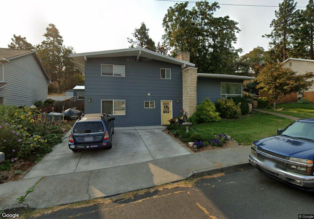 2010 Garrison St, the Dalles, OR 97058 - photo 1