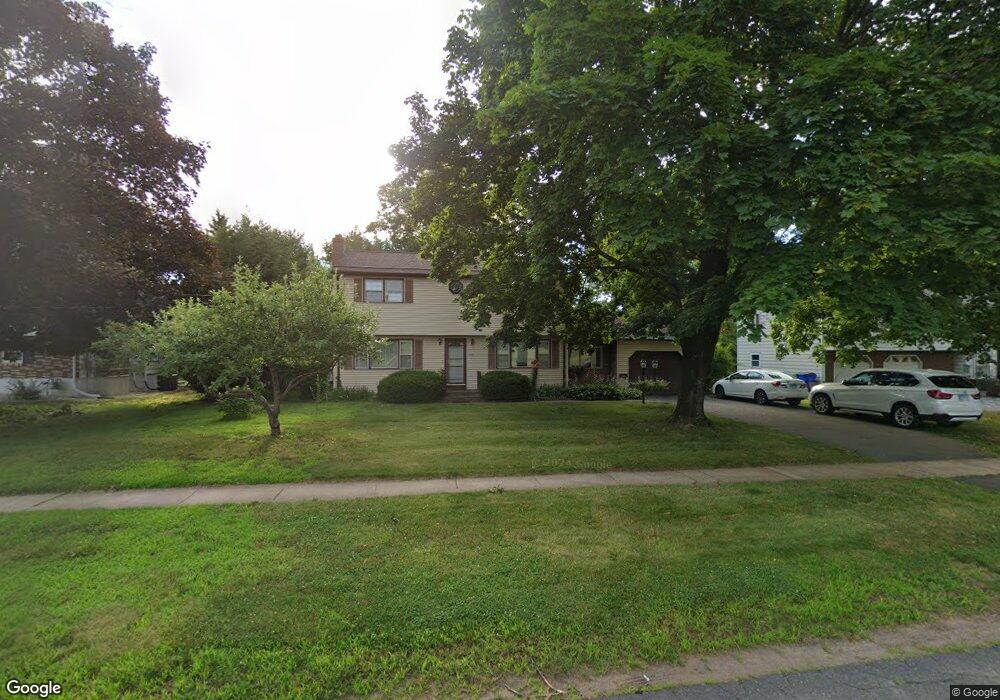 218 King Philip Dr, West Hartford, CT 06117 - photo 1