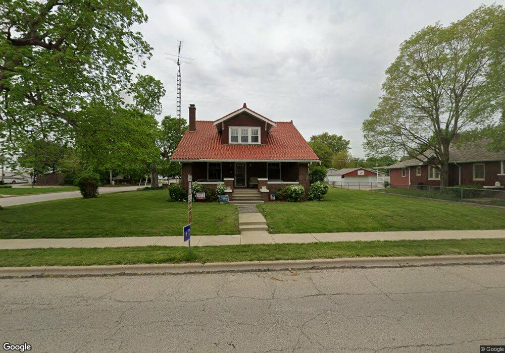 407 N Kickapoo St, Lincoln, IL 62656 - photo 1