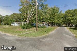 605 1st St, Keyesport, IL 62253
