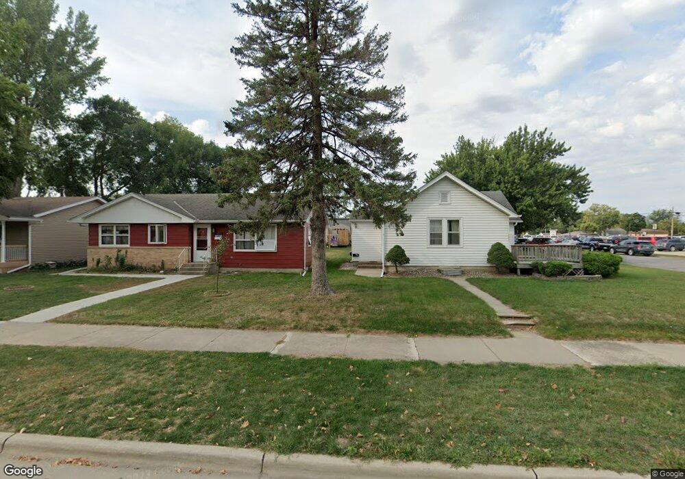 1227 N Minnesota St, New Ulm, MN 56073 - photo 1