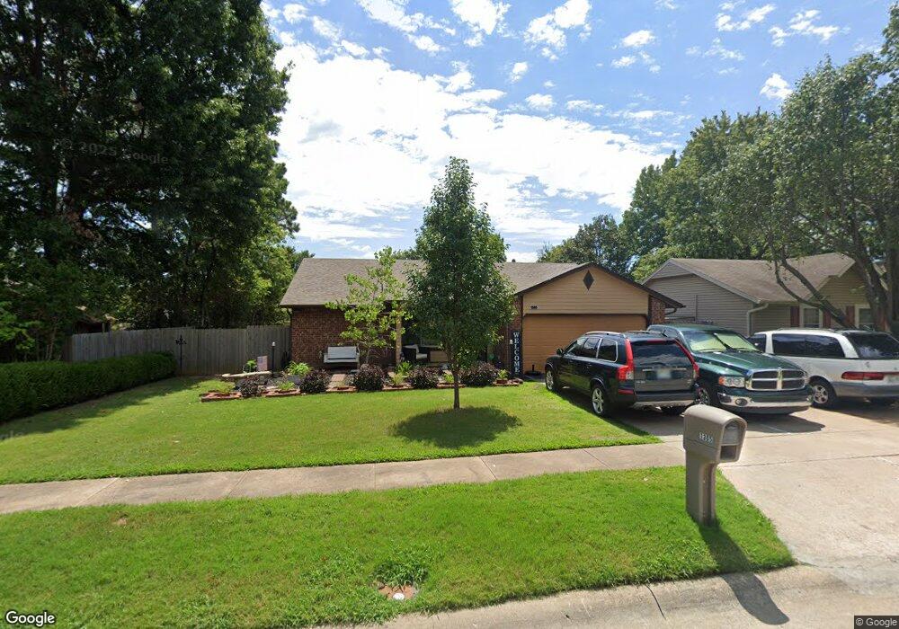 1305 W Hot Springs Place, Broken Arrow, OK 74011 - photo 1