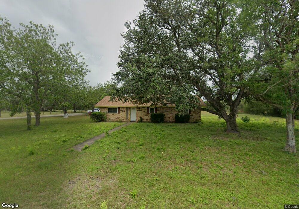 2207 Chester Ln, Beeville, TX 78102 - photo 1
