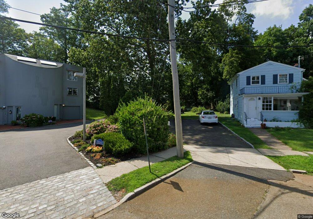 23 West Dr unit B, Port Washington, NY 11050 - photo 1