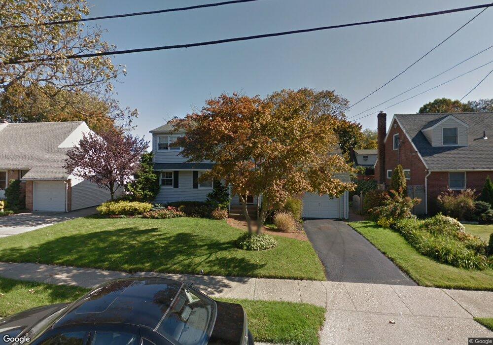 1761 Gildersleeve St, Merrick, NY 11566 - photo 1