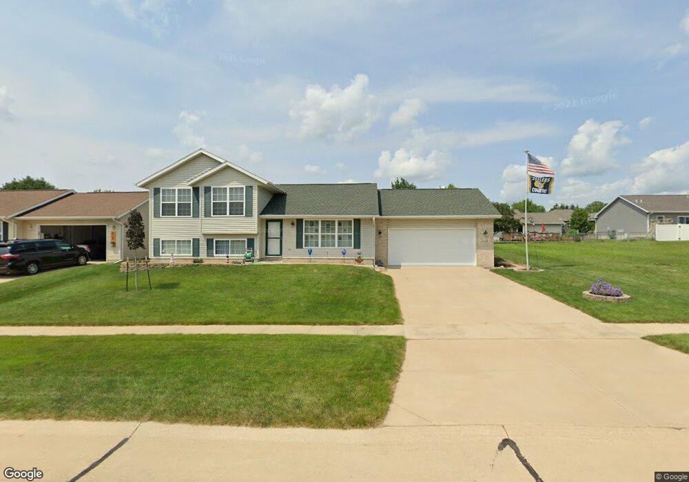 218 Meadow Breeze Ln, Center Point, IA 52213 - photo 1