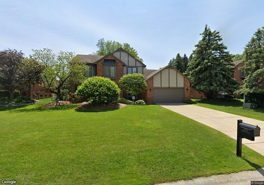 3555 Sherborn Dr, Rochester Hills, MI 48306 - photo 1