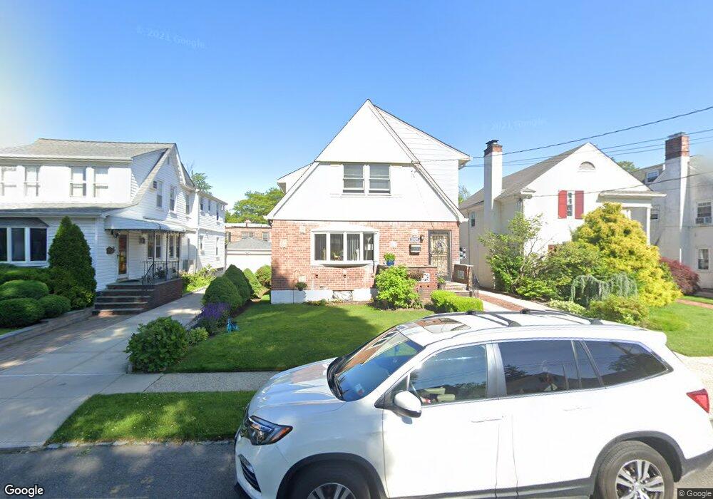 2929 165th St, Flushing, NY 11358 - photo 1