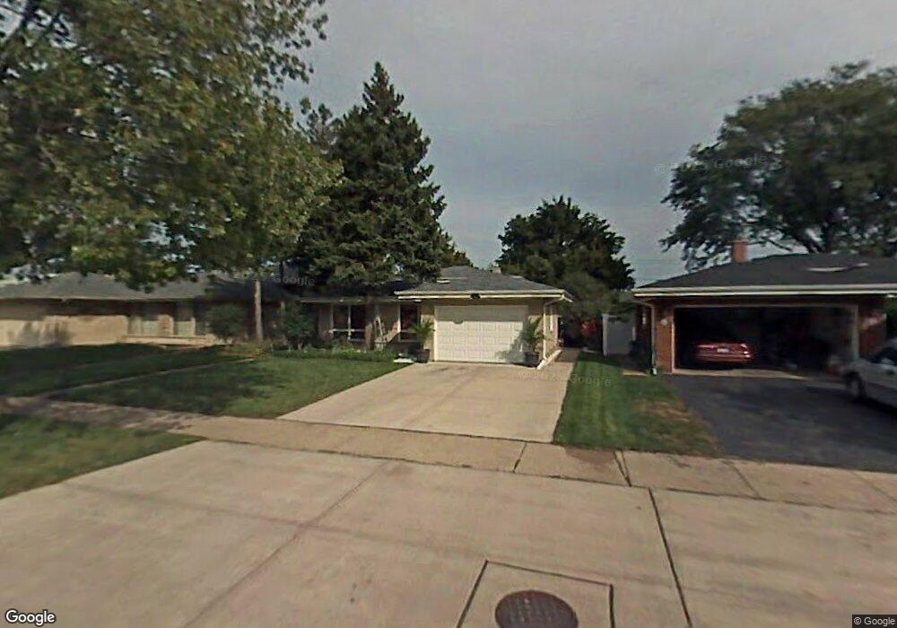 2065 Eastview Dr, Des Plaines, IL 60018 - photo 1