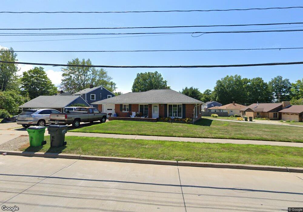 2114 Rockefeller Rd, Wickliffe, OH 44092 - photo 1