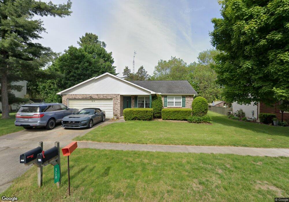 328 Primrose Ln, Flushing, MI 48433 - photo 1