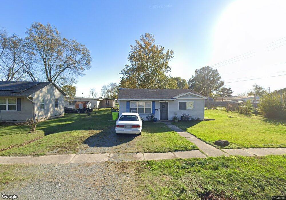 310 E 19th St, Stuttgart, AR 72160 - photo 1