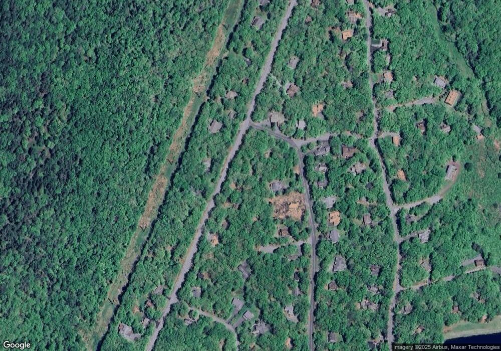 303 Surrey Dr, Hawley, PA 18428 - photo 1