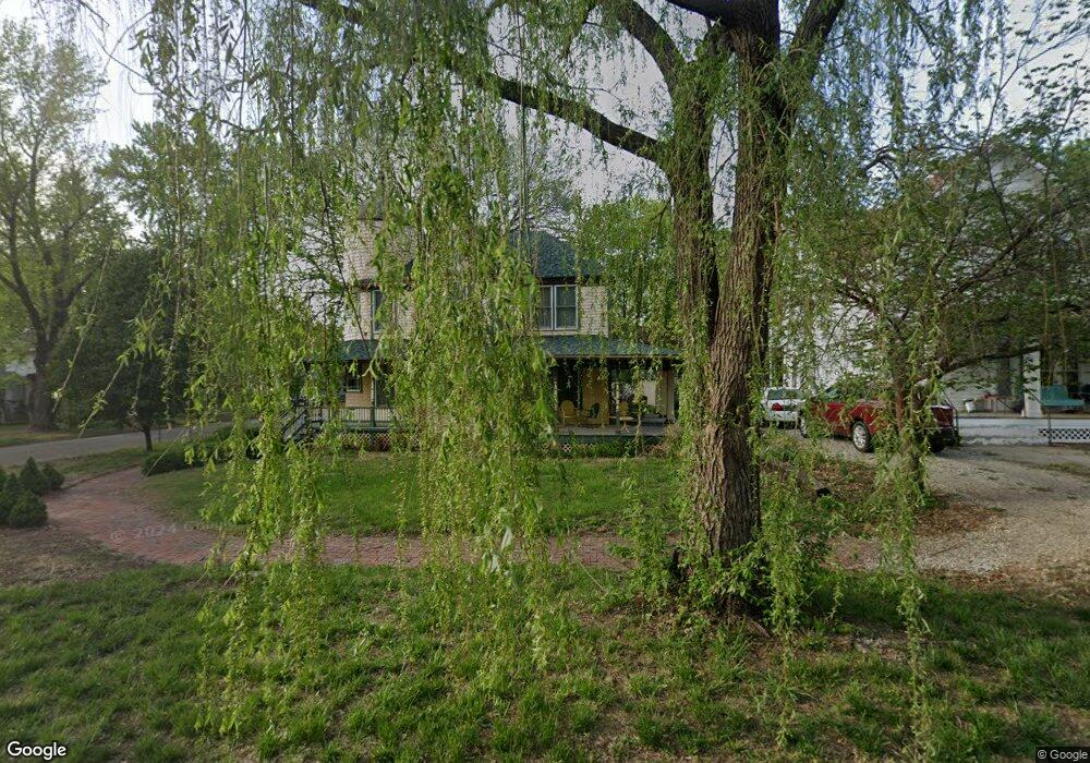 1728 SW Willow Ave, Topeka, KS 66606 - photo 1