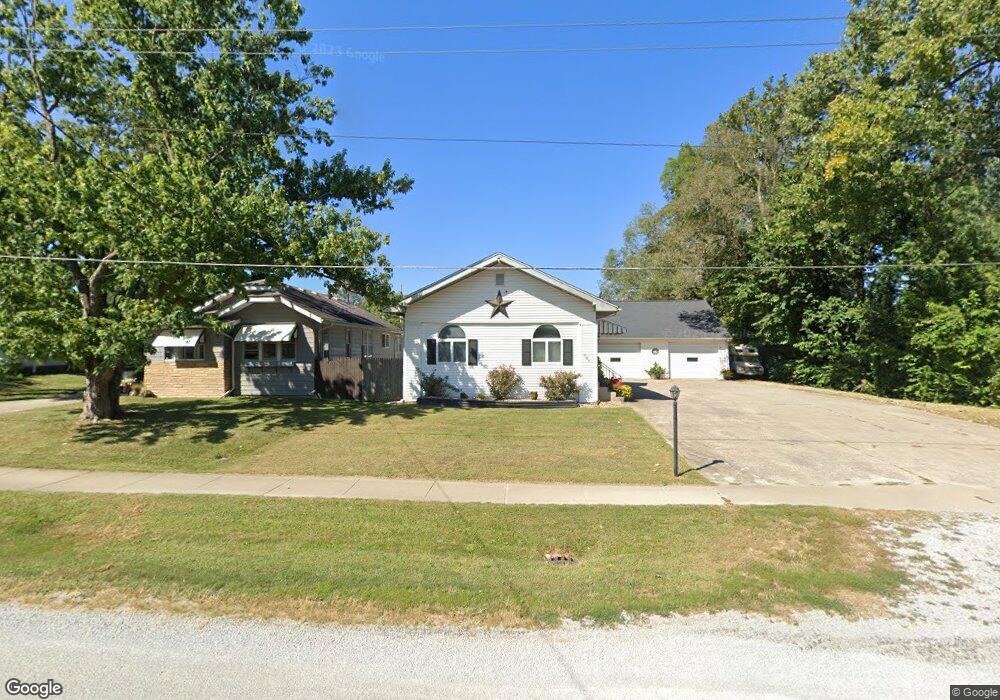 501 N Henrietta St, Effingham, IL 62401 - photo 1