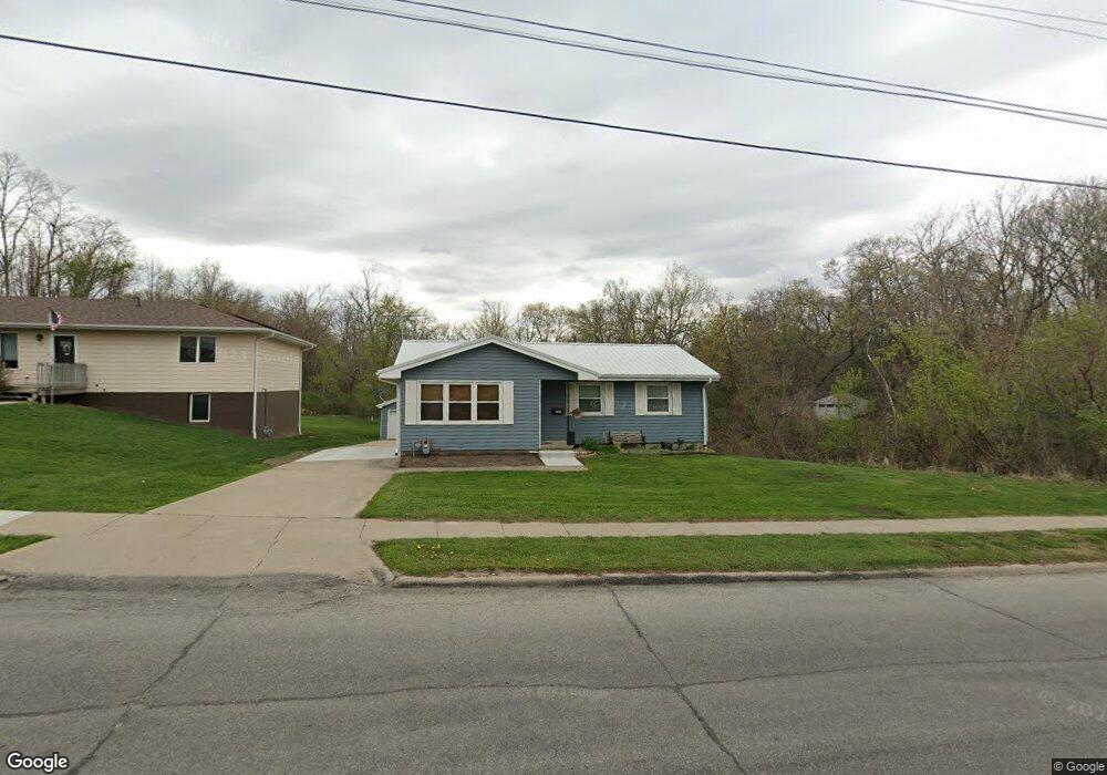121 S 8th Ave E, Newton, IA 50208 - photo 1
