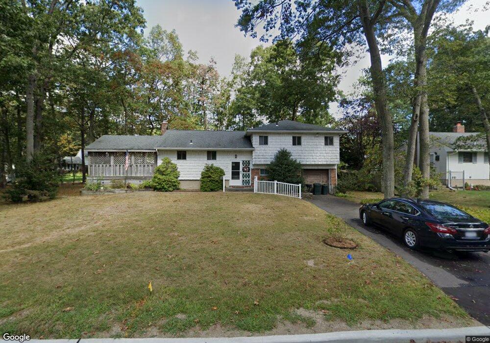 34 Gull Dr, Hauppauge, NY 11788 - photo 1