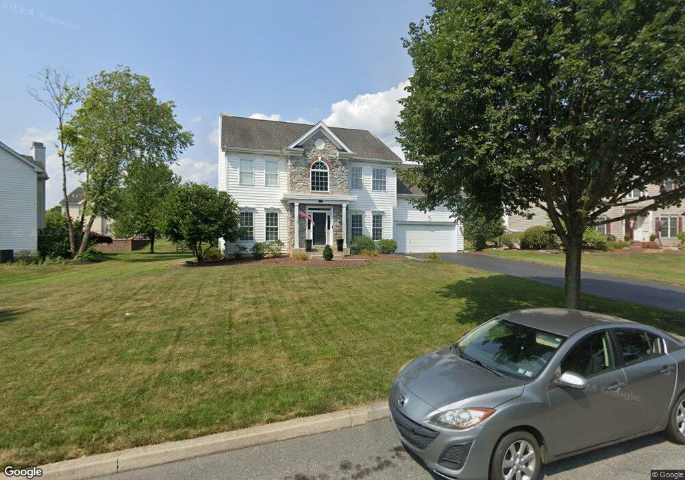 5332 Greenbriar Dr, Bethlehem, PA 18017 - photo 1