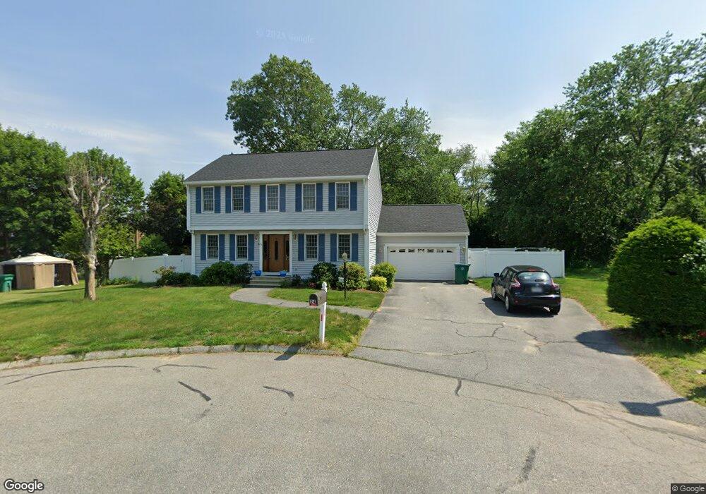 24 Hunnewell Cir, Lowell, MA 01854 - photo 1