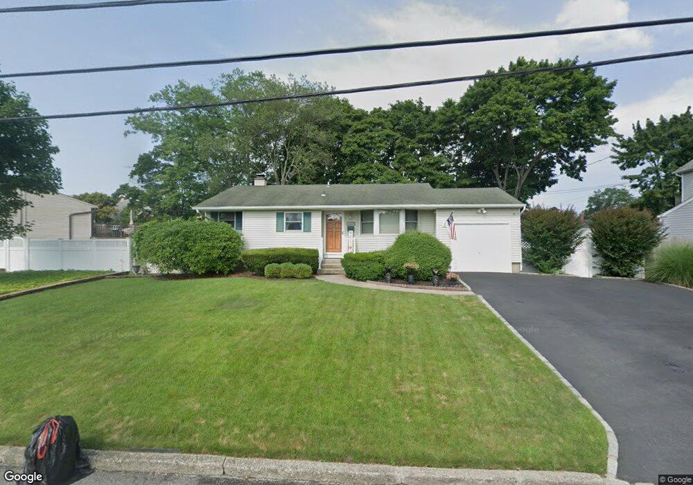 2810 Acorn Ave, Medford, NY 11763 - photo 1
