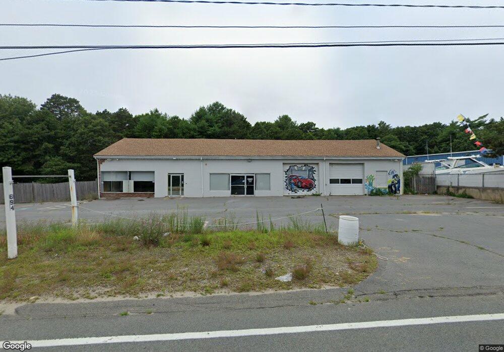 694 Macarthur Blvd, Pocasset, MA 02559 - photo 1