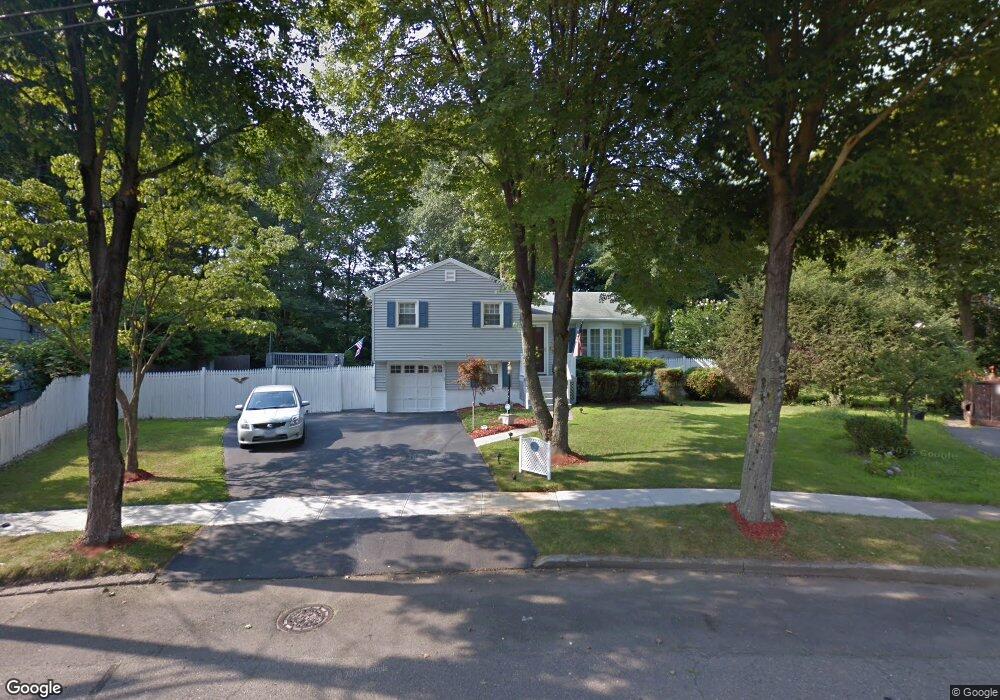 52 Robin Ln, Fairfield, CT 06824 - photo 1