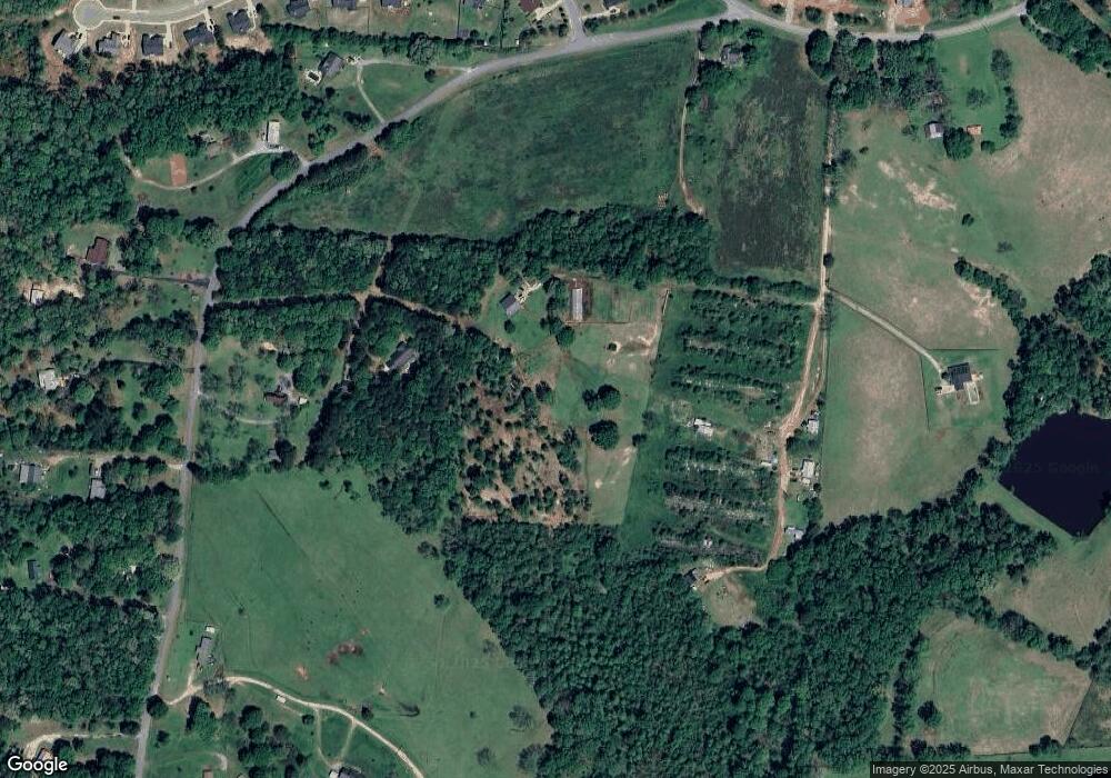 220 Dewaters Rd, Commerce, GA 30529 - photo 1