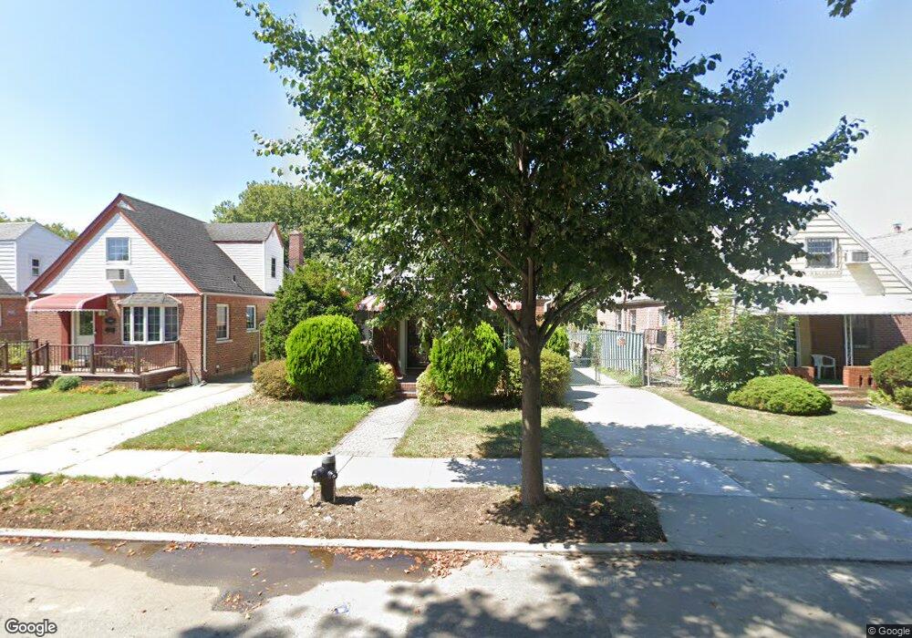 7622 172nd St, Fresh Meadows, NY 11366 - photo 1