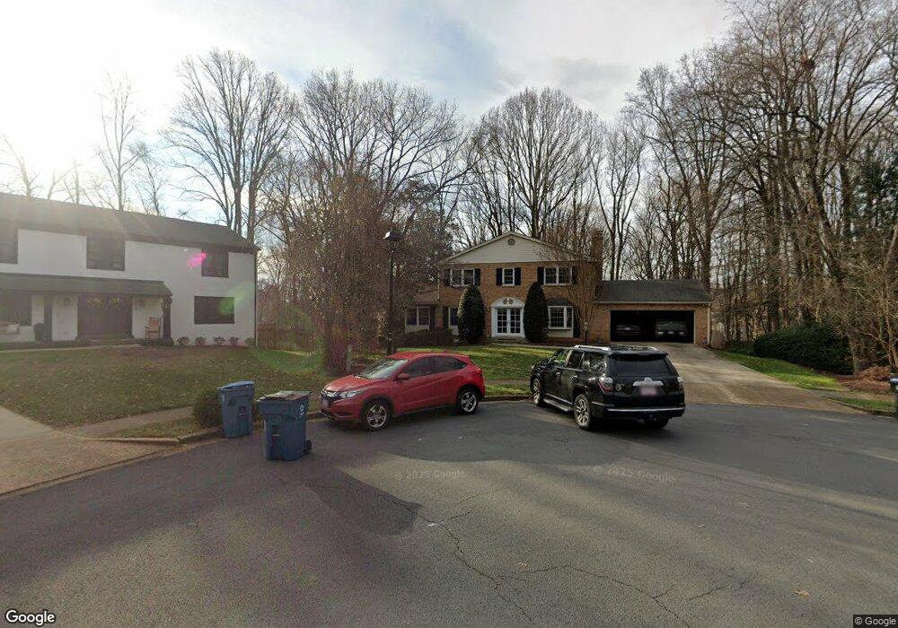 7711 Falstaff Ct, McLean, VA 22102 - photo 1