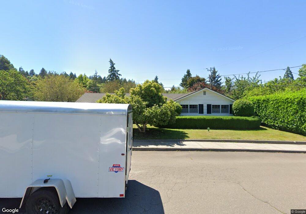 1390 Hallinan St, Lake Oswego, OR 97034 - photo 1