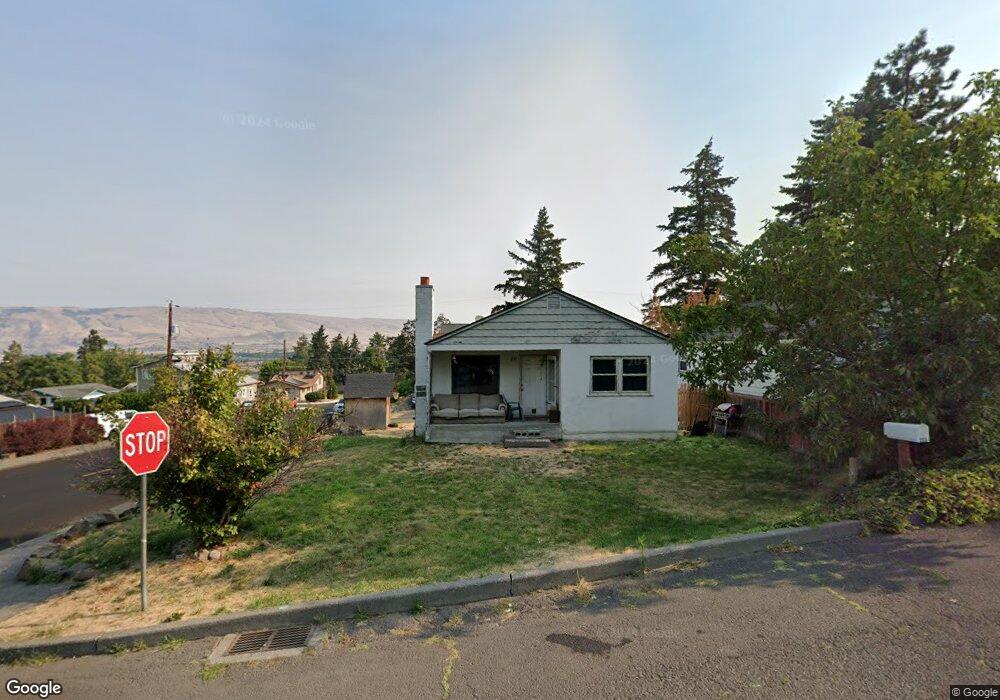 233 W 16th St, the Dalles, OR 97058 - photo 1
