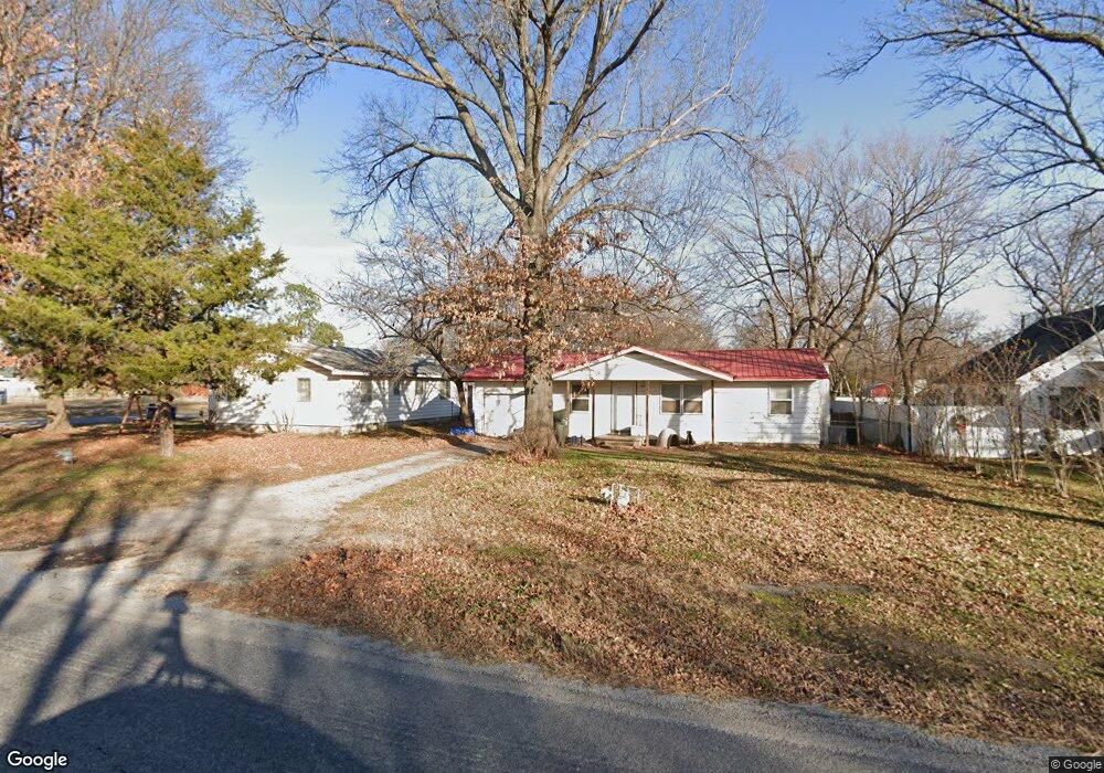 206 S Vann St, Chouteau, OK 74337 - photo 1