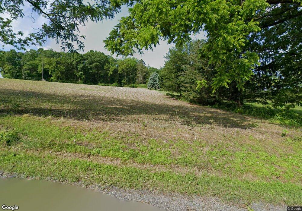 2190 Hickory Ln, Allentown, PA 18106 - photo 1