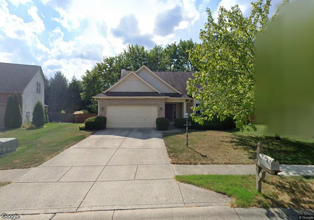 10016 Ashbury Cir, Fishers, IN 46037 - photo 1