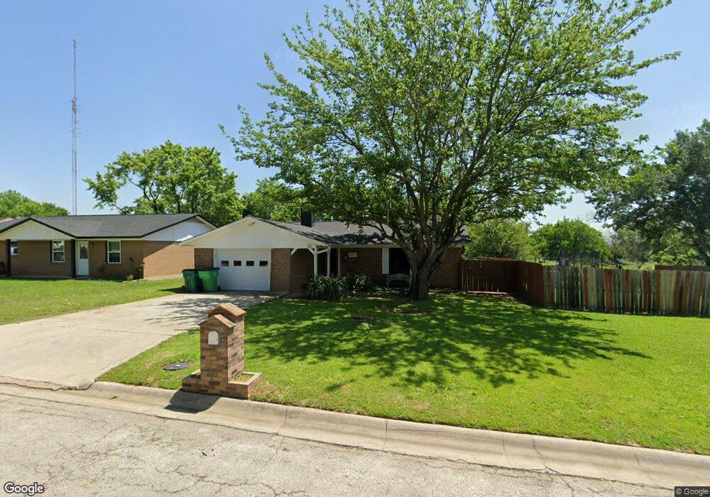 1910 Arkansas St, Gainesville, TX 76240 - photo 1