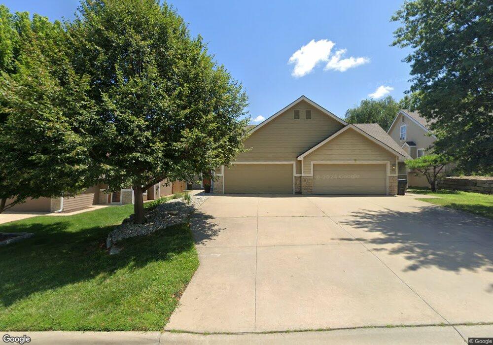 812 N Fieldstone Dr, Lawrence, KS 66049 - photo 1