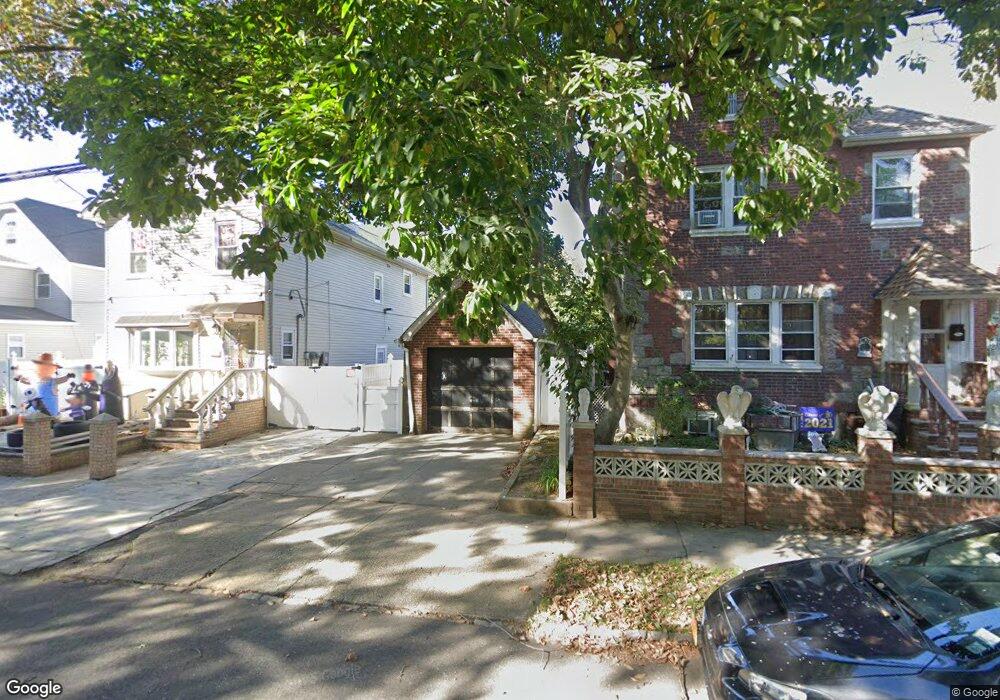 4566 164th St, Flushing, NY 11358 - photo 1