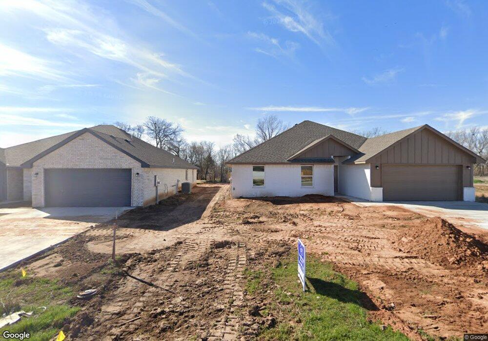206 Elm Ave, Cache, OK 73527 - photo 1