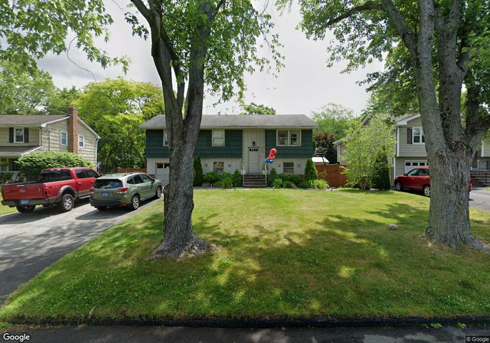 85 Three Lakes Dr, Stamford, CT 06902 - photo 1