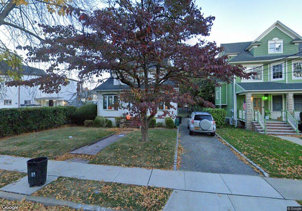 11 Brower Place, Lynbrook, NY 11563 - photo 1