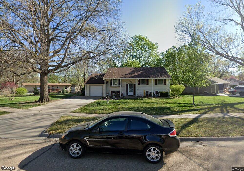 5226 SW 32nd St, Topeka, KS 66614 - photo 1