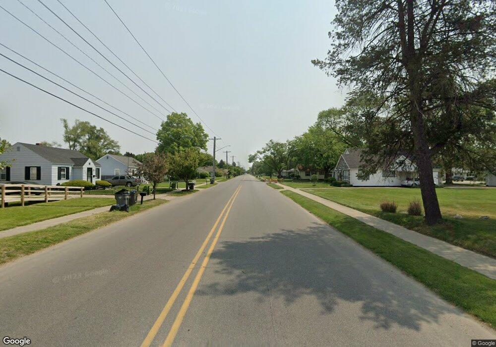 915 W Lusher Ave, Elkhart, IN 46517 - photo 1