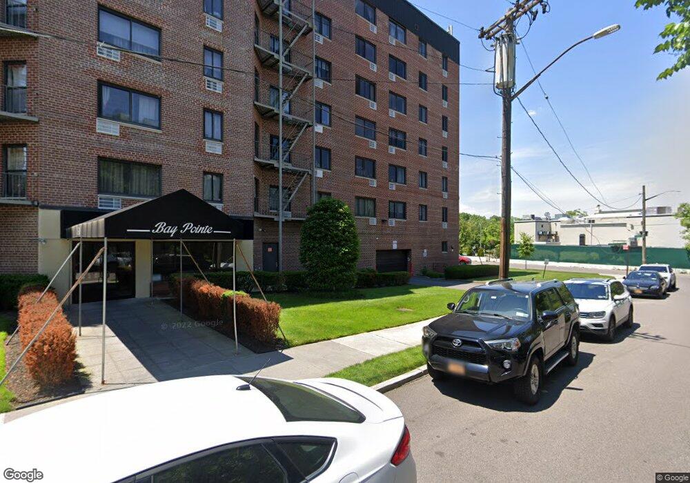 1520 202nd St unit 5A, Bayside, NY 11360 - photo 1