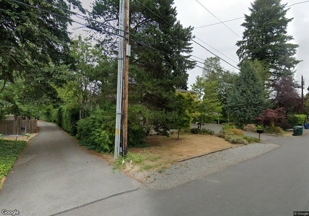 8850 SE 37th St, Mercer Island, WA 98040 - photo 1