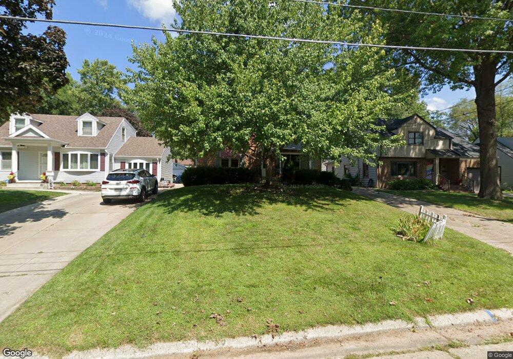 3827 Clinton Ave, Des Moines, IA 50310 - photo 1