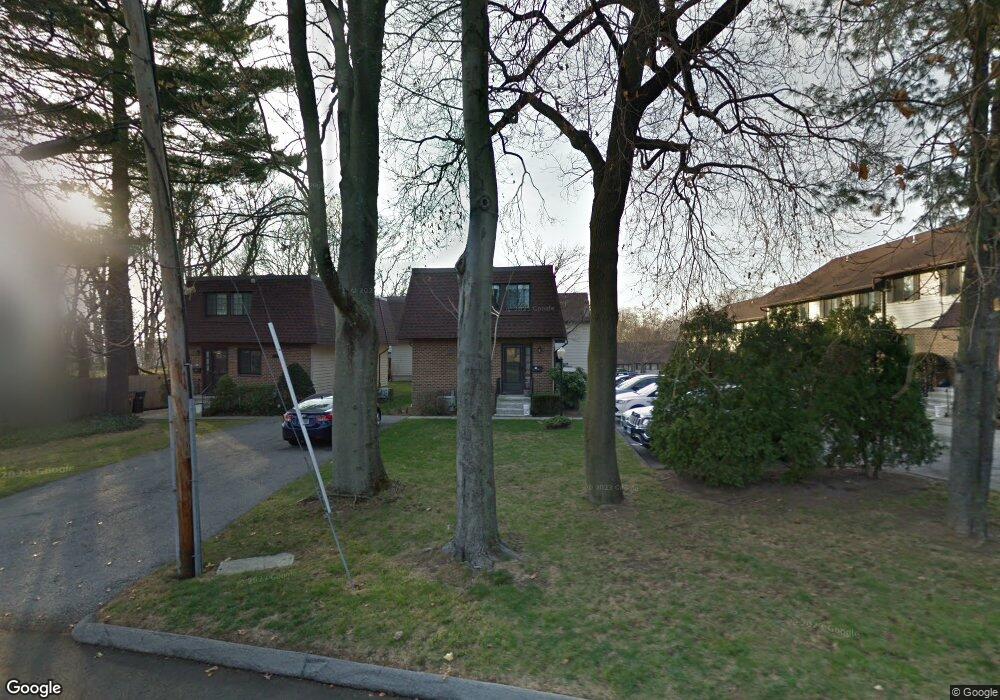 59 Wascussee Ln, Stamford, CT 06902 - photo 1